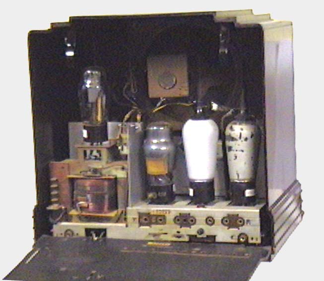 Telefunken 330WL Nauen geöffnet
