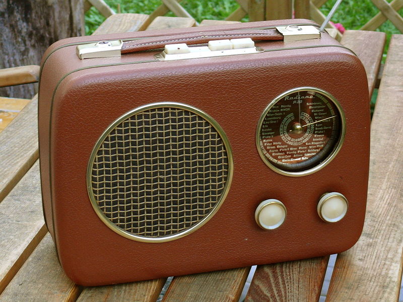 Datei:A 1955 Radione R20 Geraet Front.jpg