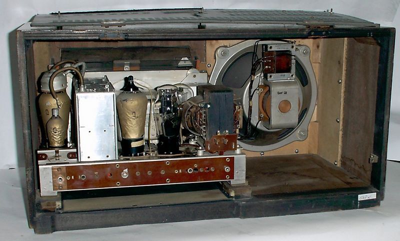 Datei:D 1935 Telefunken 564WLK Innenleben.jpg