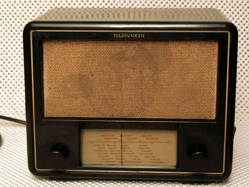 Datei:D 1949 Telefunken Filius Front.jpg