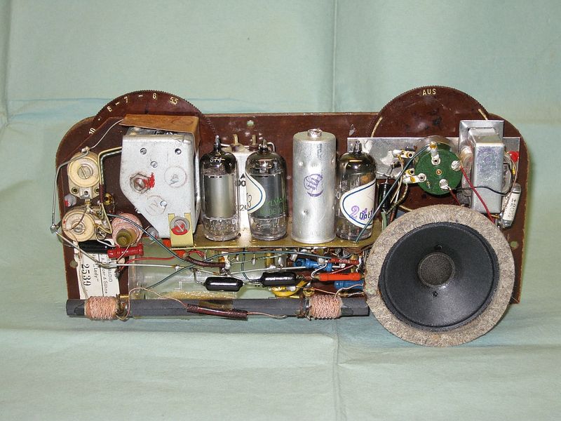 Datei:D 1953 Akkord Pinguin Lady Chassis Front.jpg